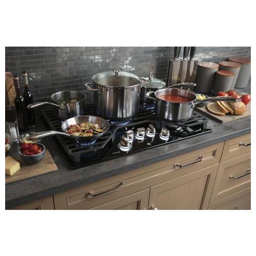 GE Profile 30-inch Built-In Gas Cooktop PGP7030DLBB IMAGE 6