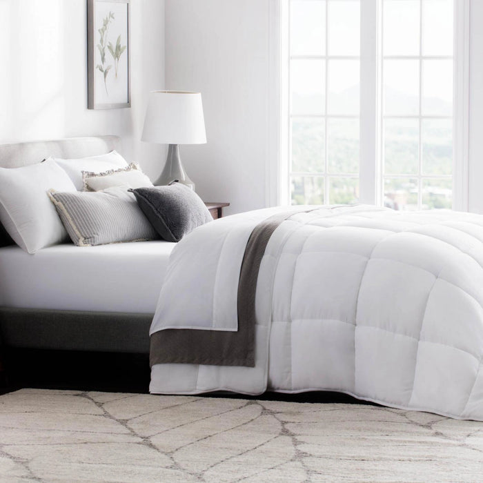 Down Alternative Microfiber Comforter