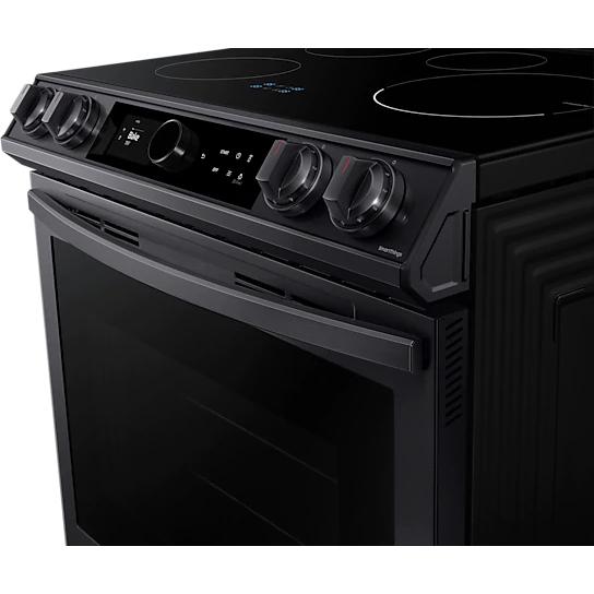 Samsung 30-inch Slide-in Electric Induction Range with WI-FI Connect NE63T8911SG/AA IMAGE 12