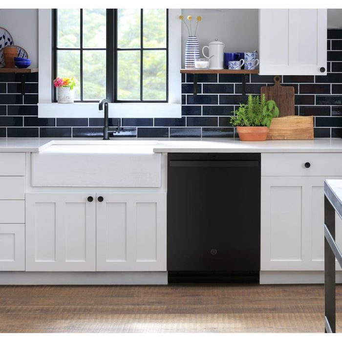 GE 24-inch Built-in Top Control Dishwasher with Dry Boost™ GDT535PGRBB IMAGE 5