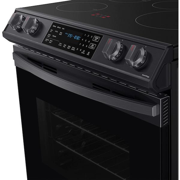 Samsung 30-inch Slide-in Induction Range with Convection+ Technology NE63B8611SG/AA IMAGE 3