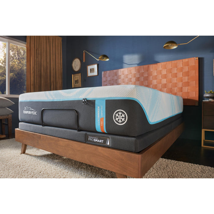 Tempur-Pedic Tempur-LuxeBreeze 2.0 Firm Mattress (King) IMAGE 9