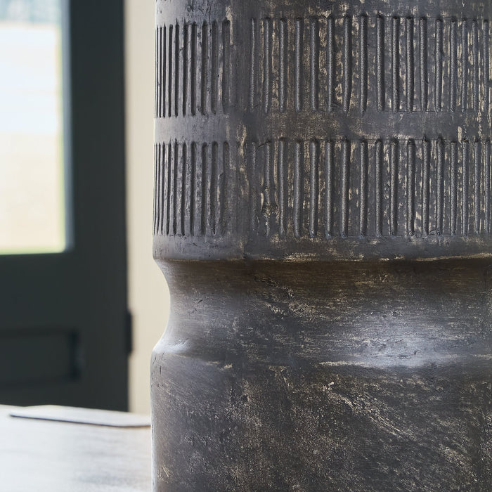 Beninworth Vase - BWO Furniture & Mattresses