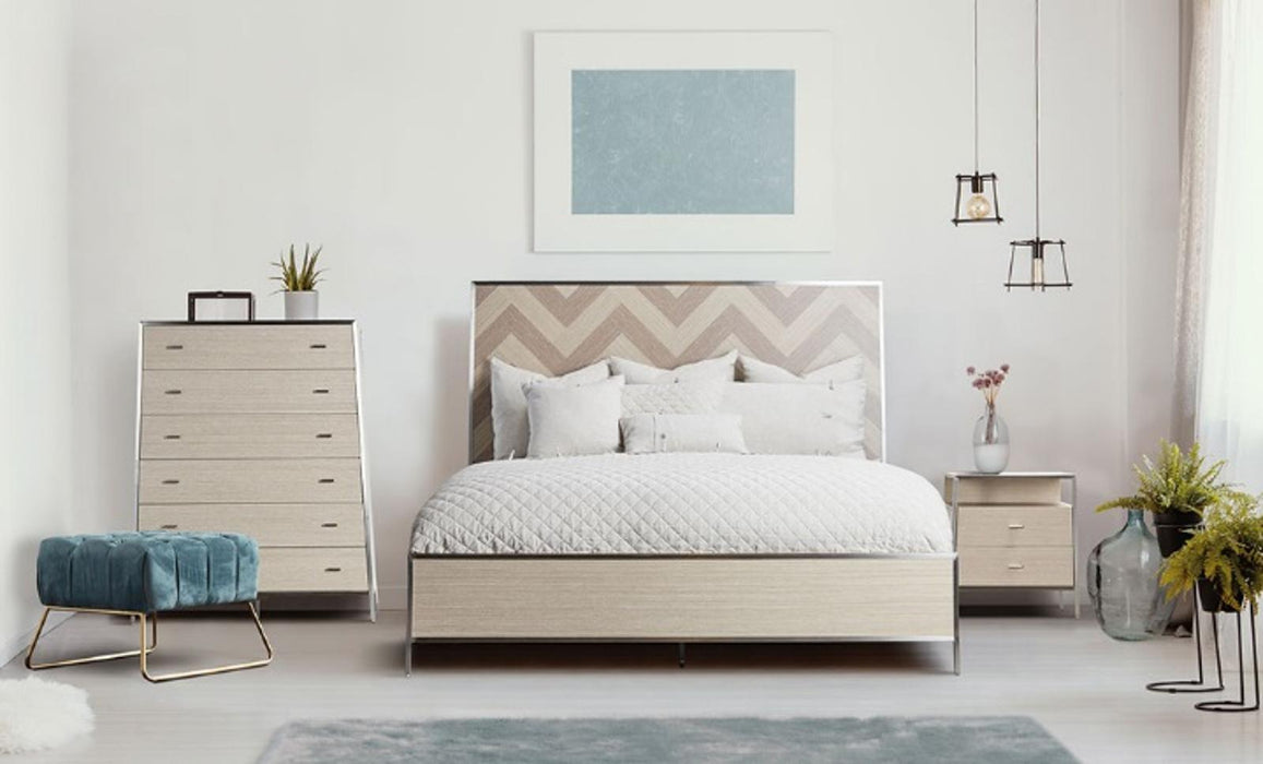 Silverlake Village California King Panel Bed in Washed Oak