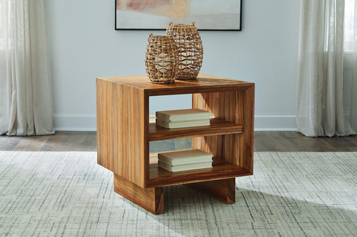 Dressonni End Table - BWO Furniture & Mattresses