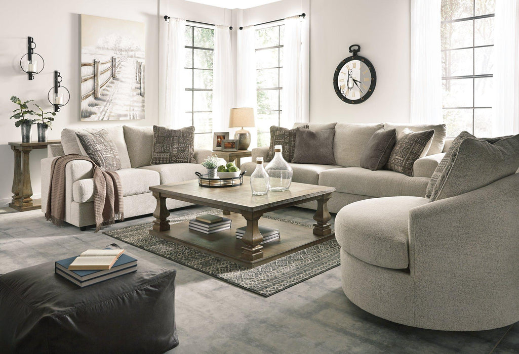 Soletren Living Room Set