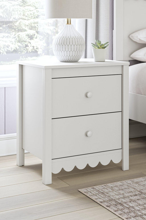 Hallityn Nightstand - BWO Furniture & Mattresses